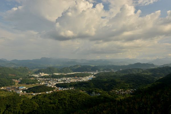 镇康县县城鸟瞰图--李应摄
