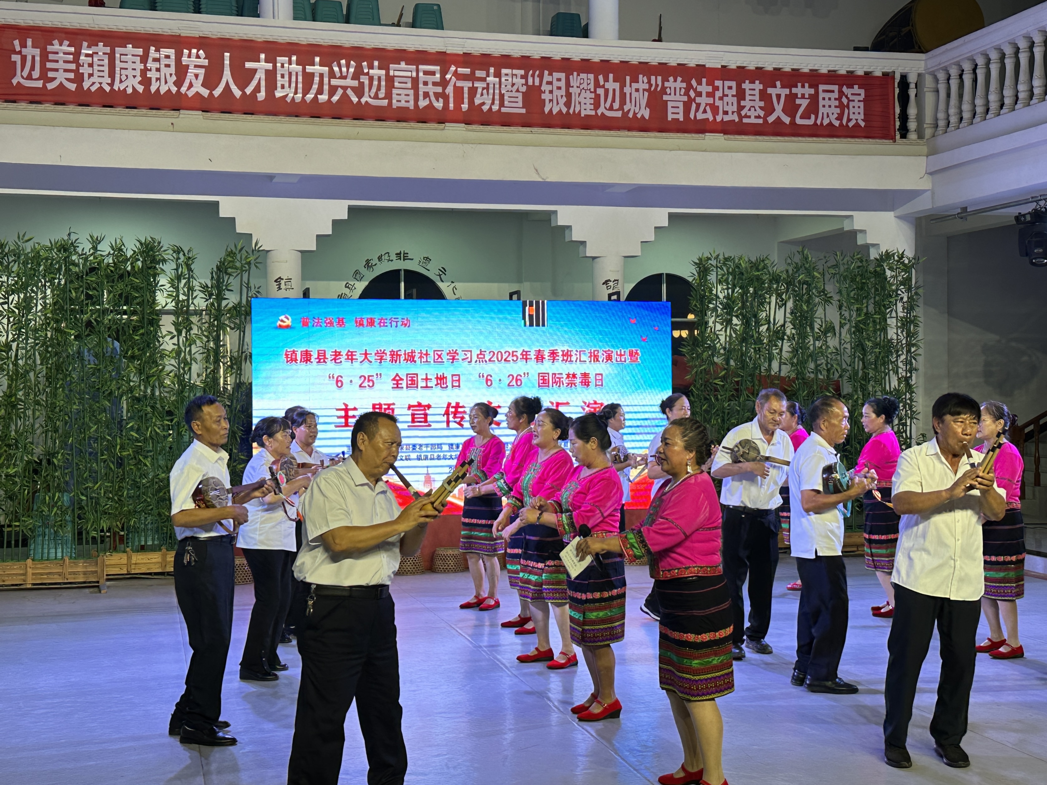 4、“阿数瑟”普法打歌队普法.jpg
